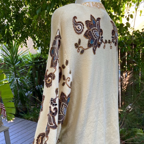 Heavily beaded cardigan sweater - Picture 6 of 11